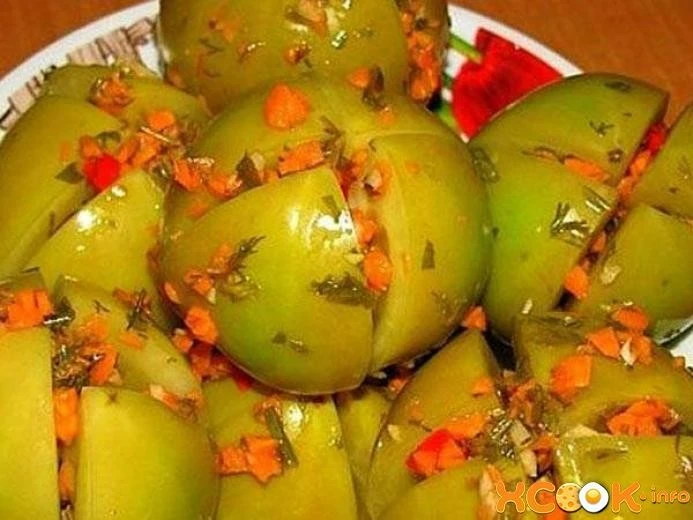 Томати солоні різані з часником та перцем