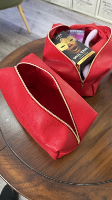 Фірмова косметичка Неваляшка (Червона)