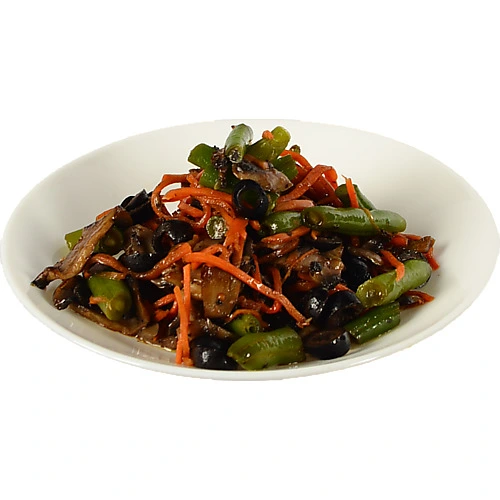 Салат з корейської морквини грибами і стручковій квасолі